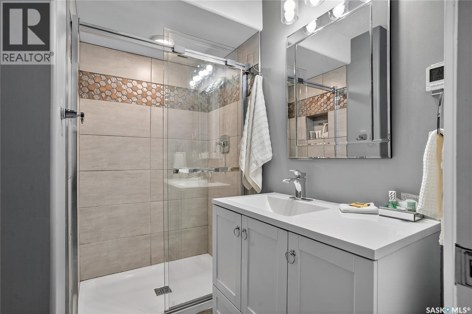 1526 Shepherd Crescent, Saskatoon, SK - Indoor Photo Showing Bathroom