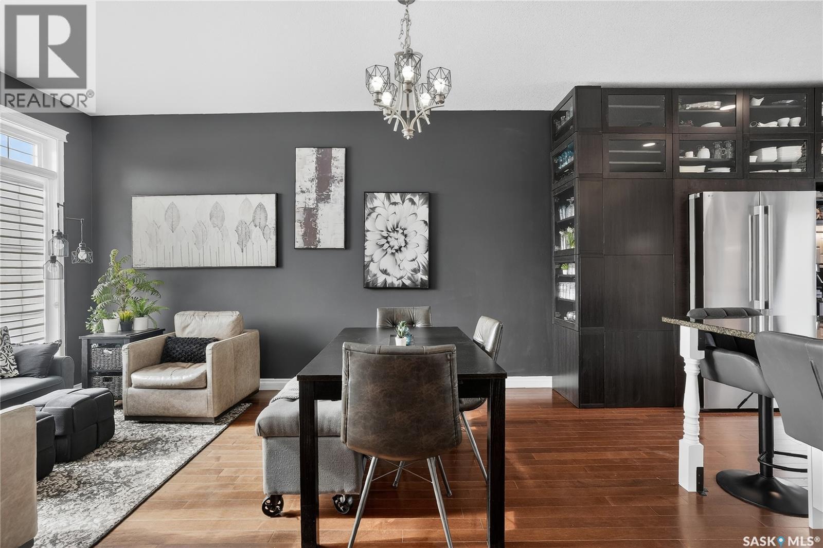 1526 Shepherd Crescent, Saskatoon, SK - Indoor Photo Showing Dining Room