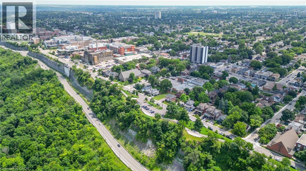 240 Mountain Park Avenue, Hamilton, ON