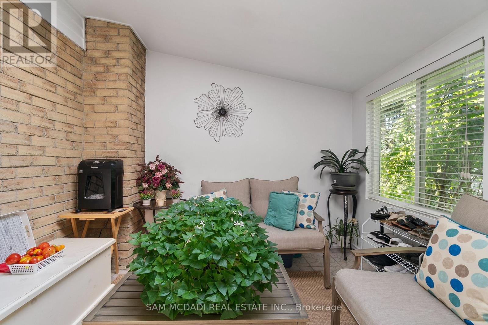 4260 Shelby Crescent, Mississauga, ON - With Fireplace