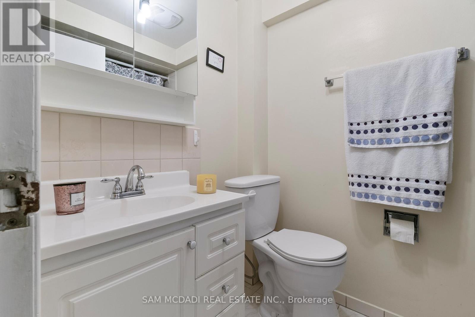4260 Shelby Crescent, Mississauga, ON - Indoor Photo Showing Bathroom