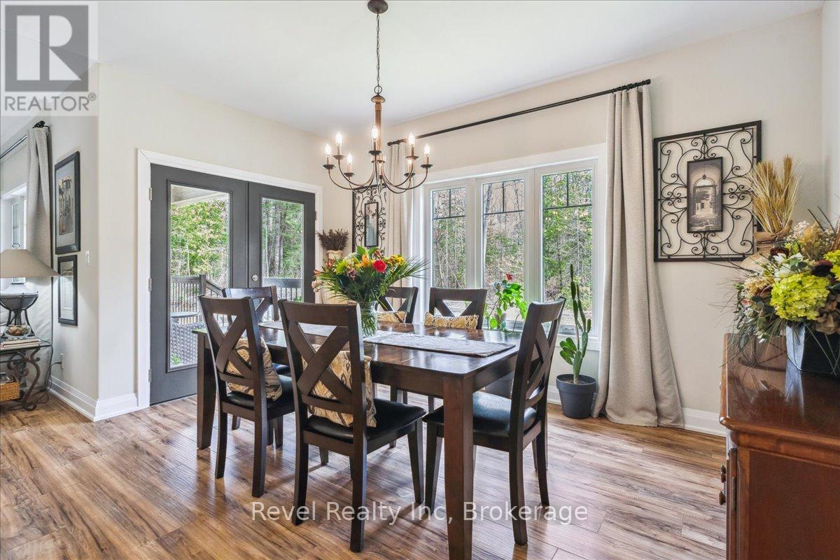 59 Trout Lane, Tiny, ON - Indoor Photo Showing Dining Room
