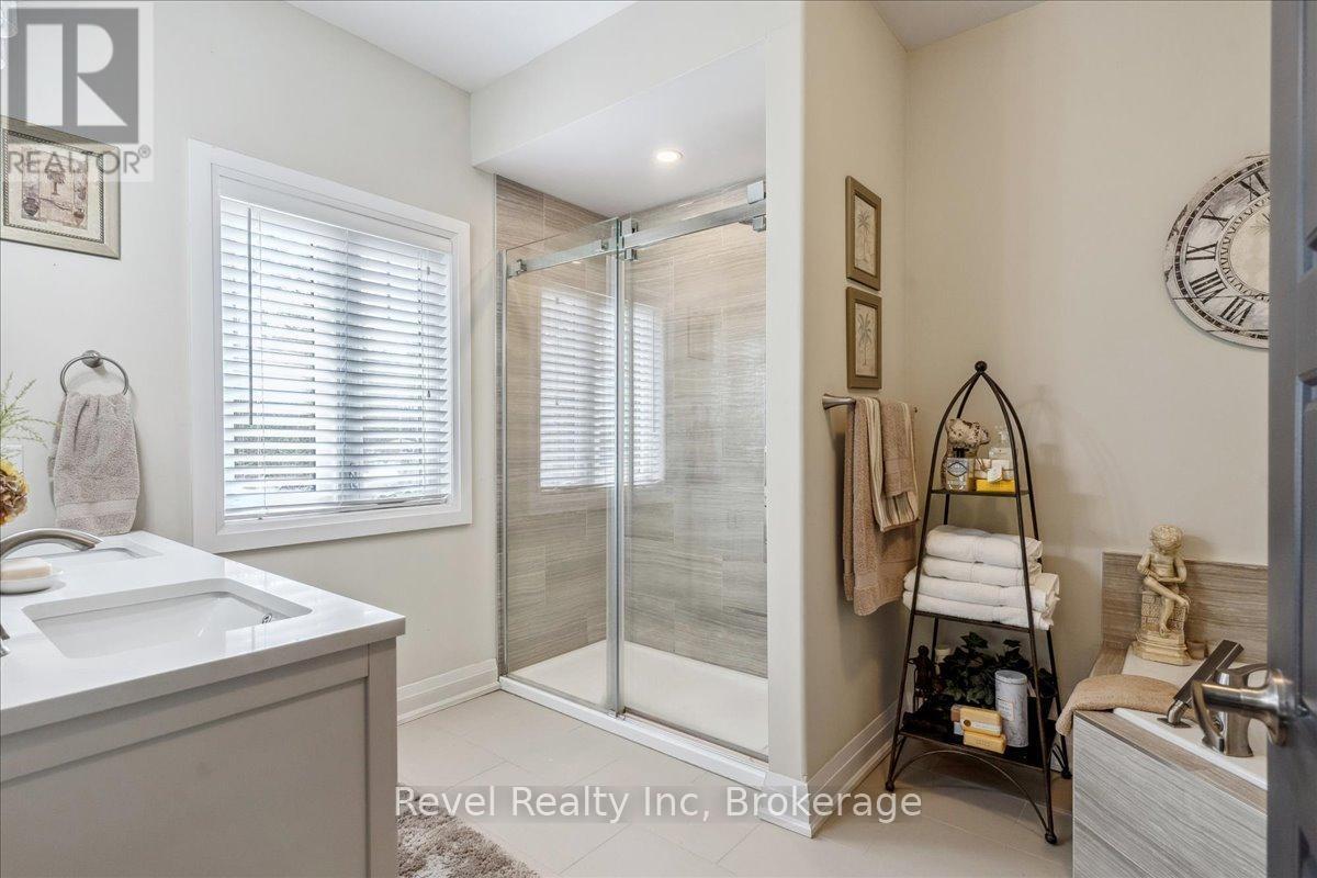 59 Trout Lane, Tiny, ON - Indoor Photo Showing Bathroom