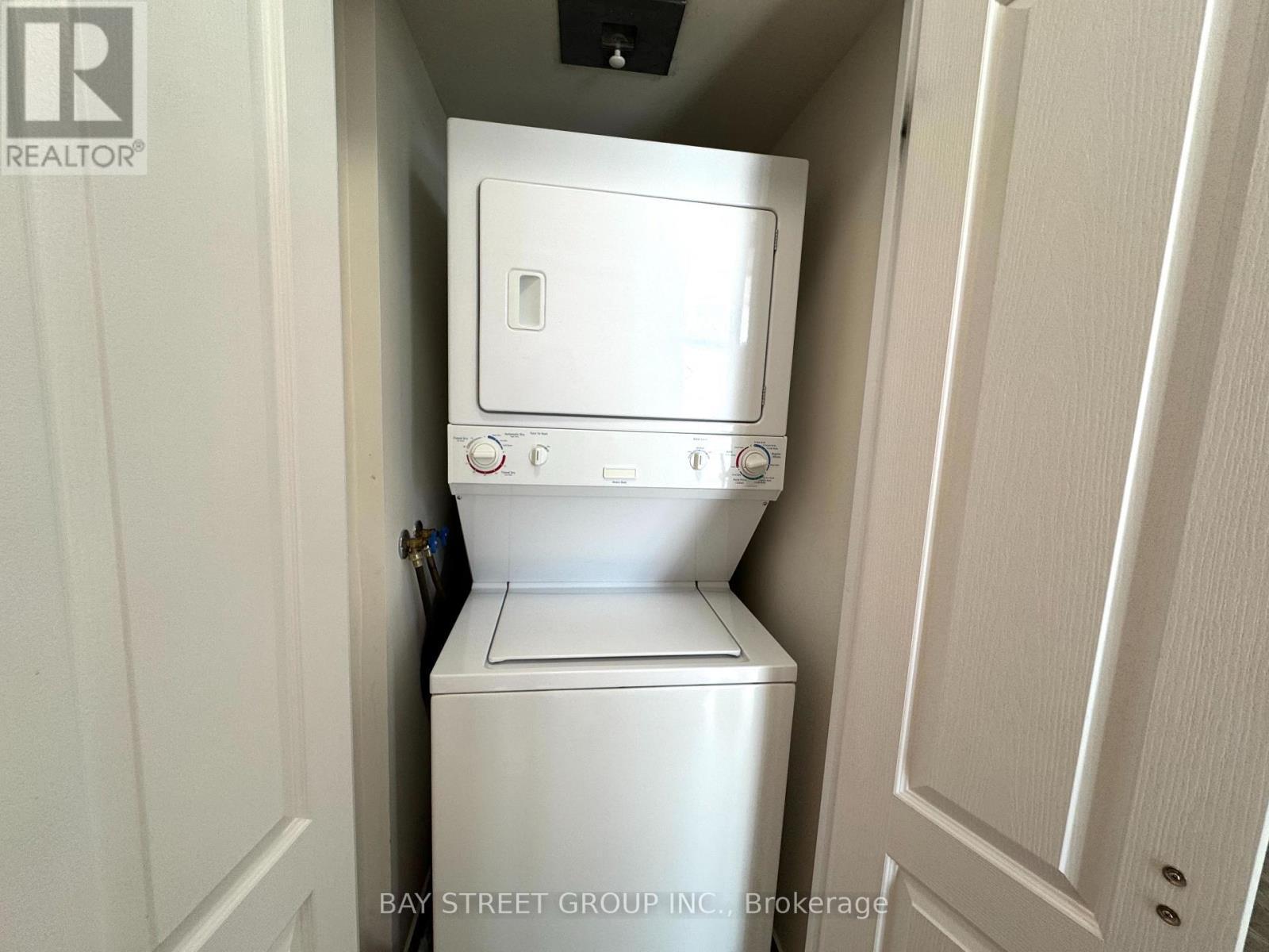 Ph05 - 7373 Kennedy Road, Markham, ON - Indoor Photo Showing Laundry Room