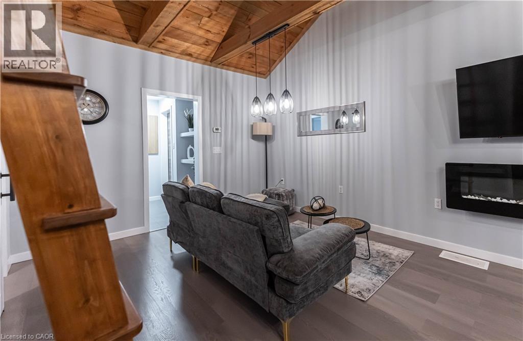 329 Main Street W, Hamilton, ON - Indoor Photo Showing Living Room With Fireplace