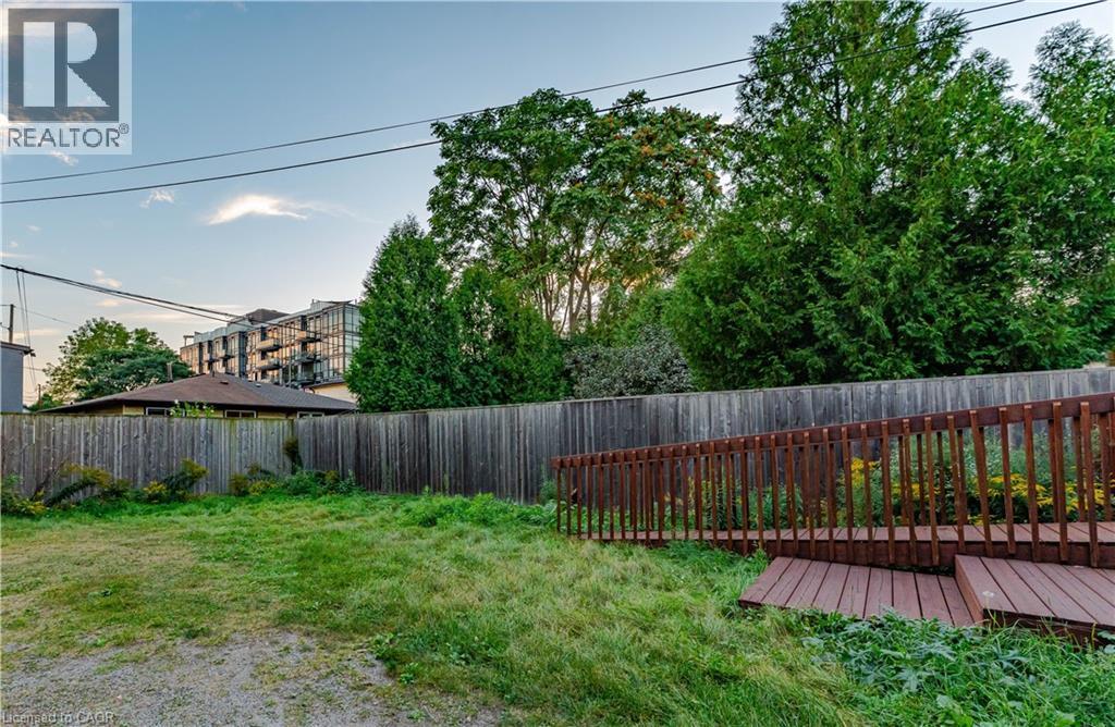 329 Main Street W, Hamilton, ON - Outdoor