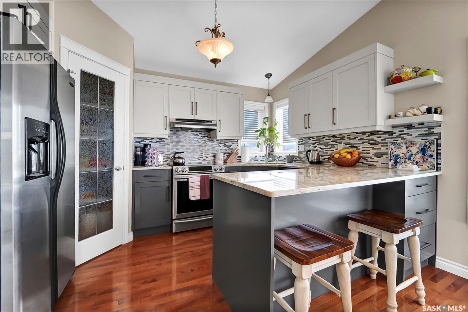 539 Beckett Crescent, Saskatoon, SK - Indoor Photo Showing Kitchen With Upgraded Kitchen