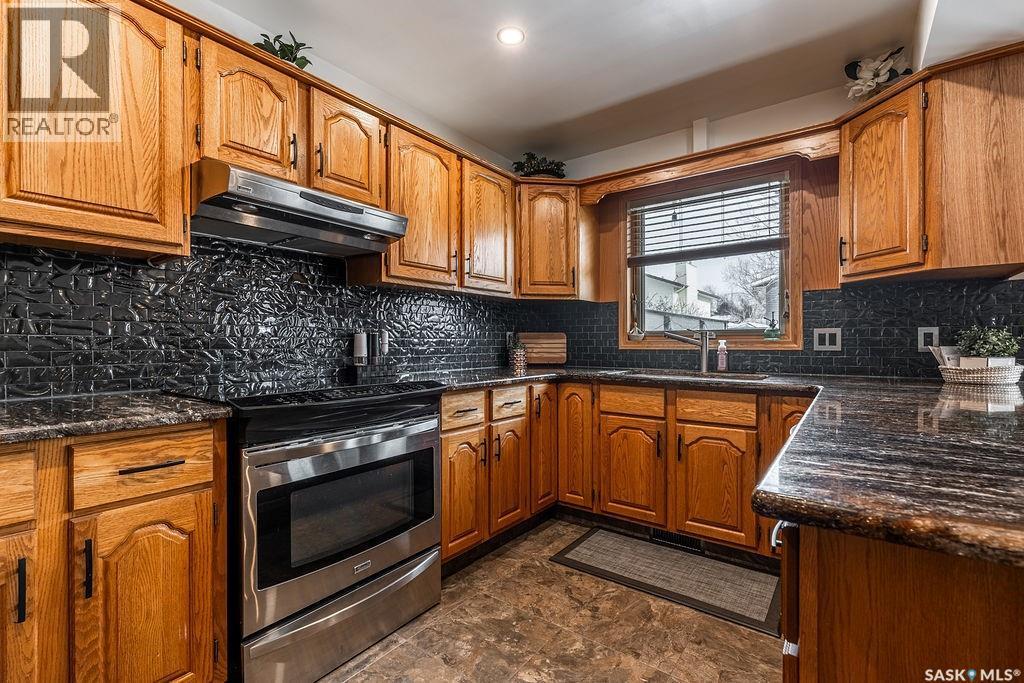 326 Bornstein Crescent, Saskatoon, SK