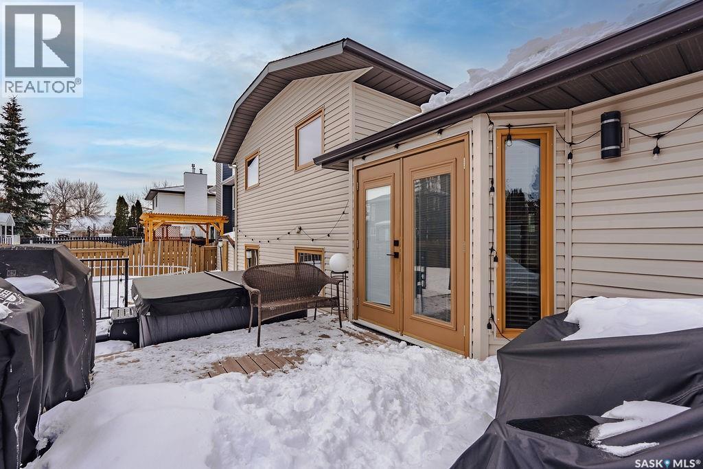 326 Bornstein Crescent, Saskatoon, SK