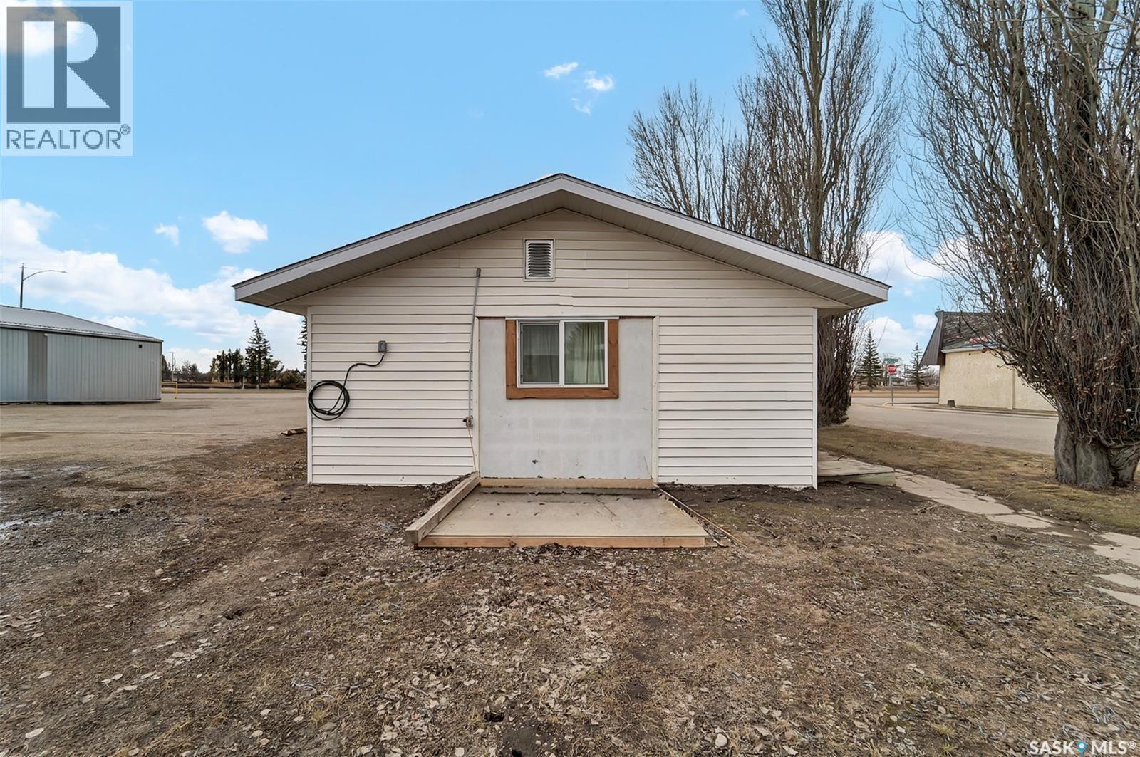 113 Railway Avenue W, Watson, SK