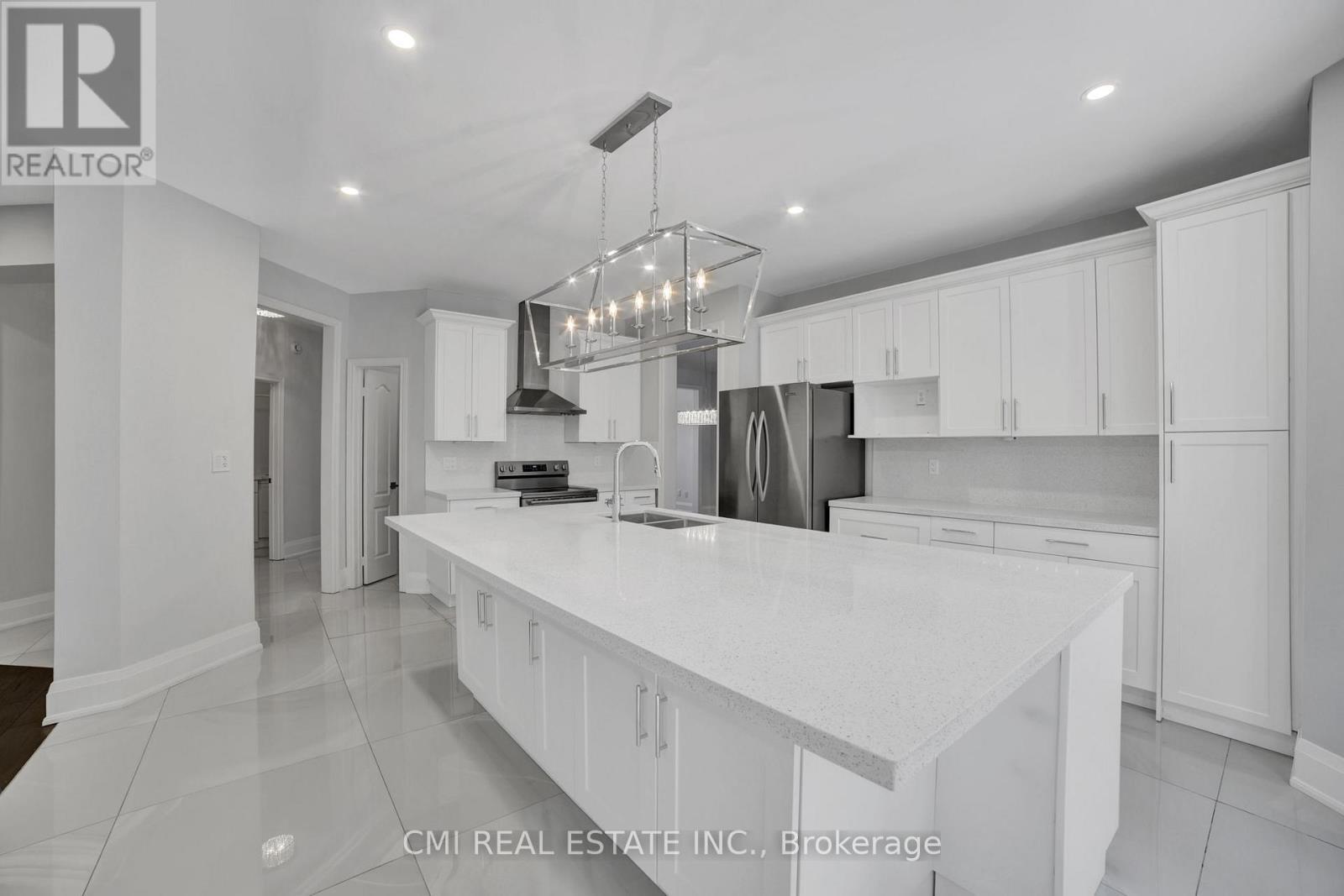 2171 Jardine Crescent, Burlington, ON - Indoor Photo Showing Kitchen With Double Sink