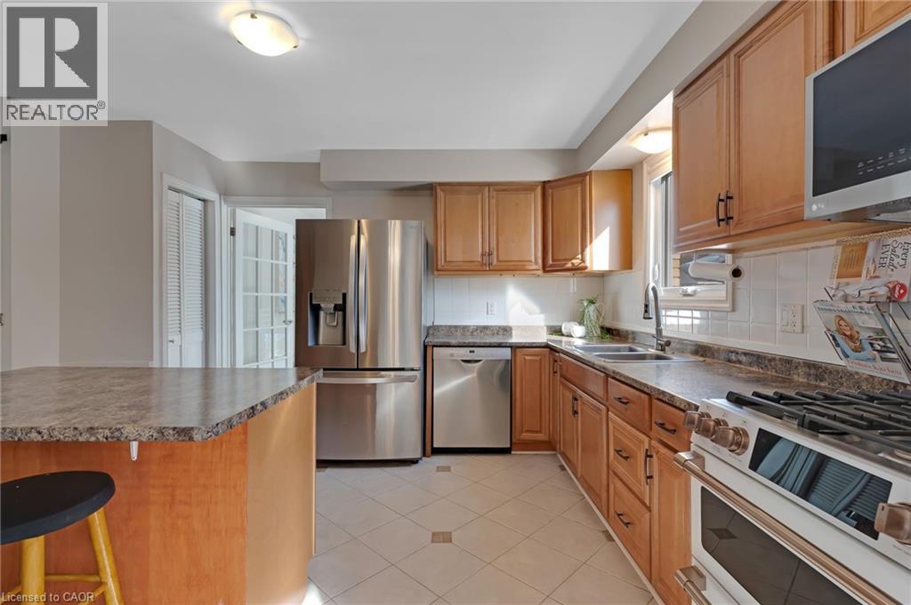 41 Delavan Drive, Cambridge, ON - Indoor Photo Showing Kitchen With Double Sink