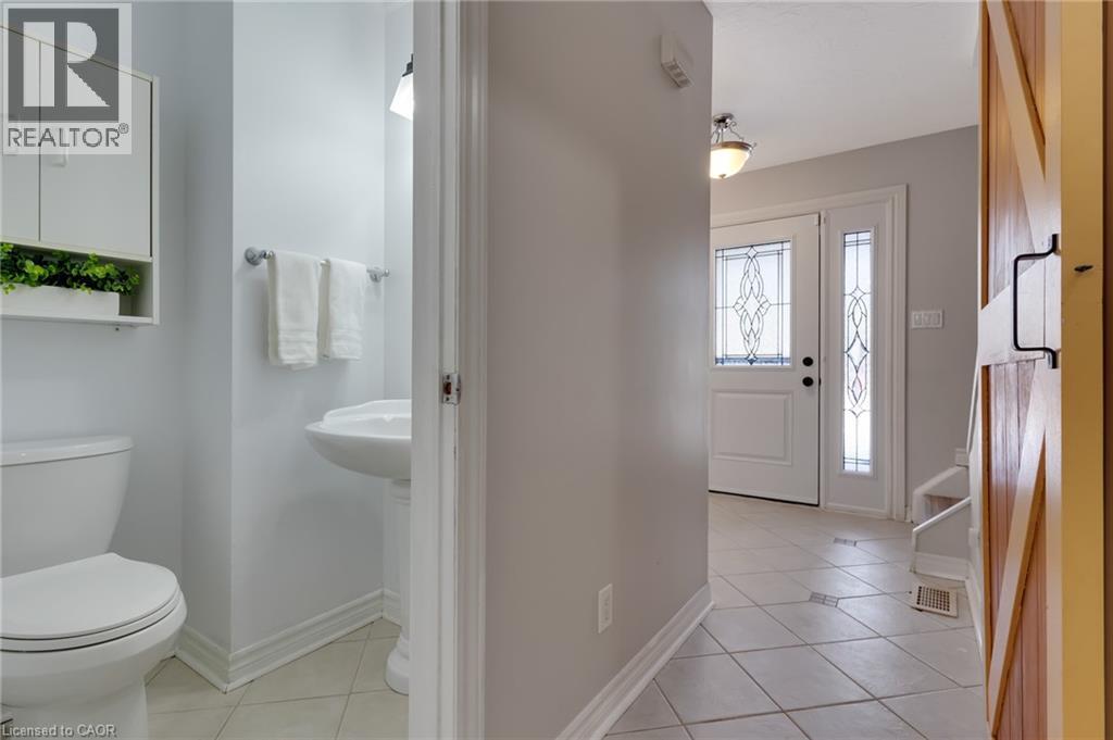 2 piece Main Floor - 41 Delavan Drive, Cambridge, ON - Indoor Photo Showing Bathroom