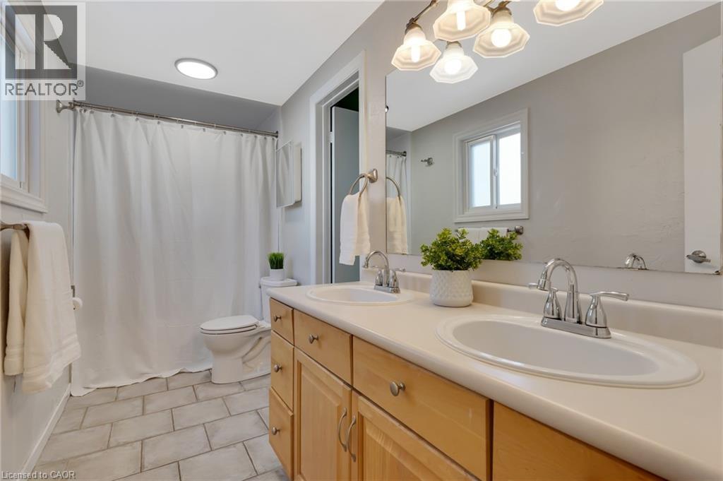 41 Delavan Drive, Cambridge, ON - Indoor Photo Showing Bathroom