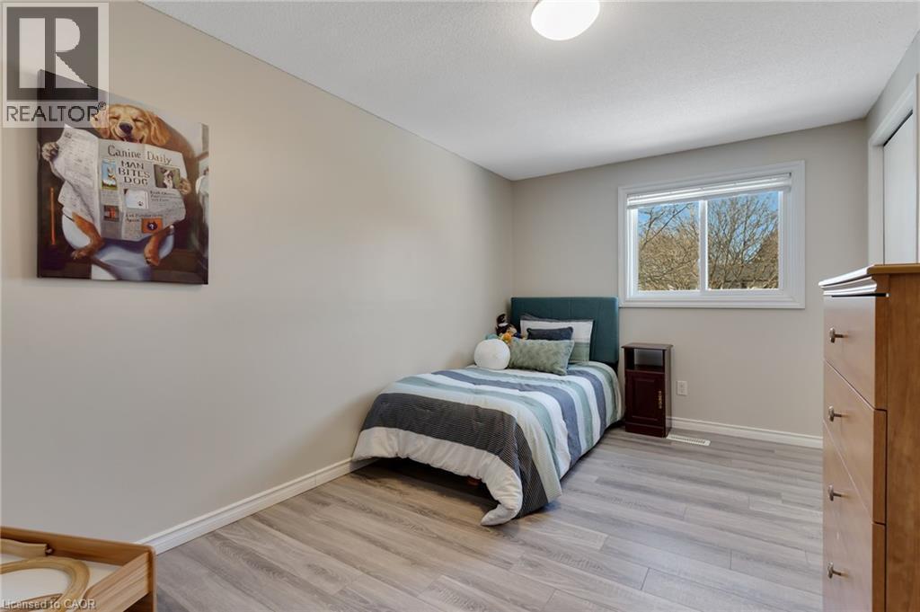 Bedroom #4 - 41 Delavan Drive, Cambridge, ON - Indoor Photo Showing Bedroom