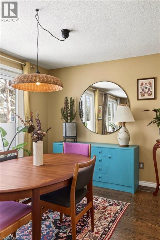 36 Hanover Place, Hamilton, ON - Indoor Photo Showing Dining Room