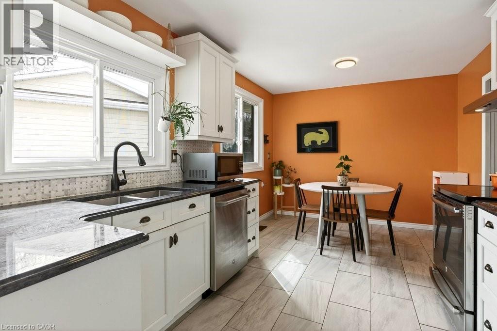 36 Hanover Place, Hamilton, ON - Indoor Photo Showing Kitchen With Double Sink