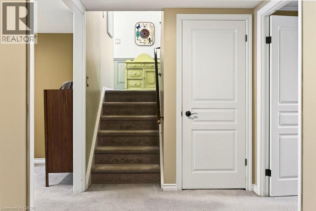 36 Hanover Place, Hamilton, ON - Indoor Photo Showing Other Room