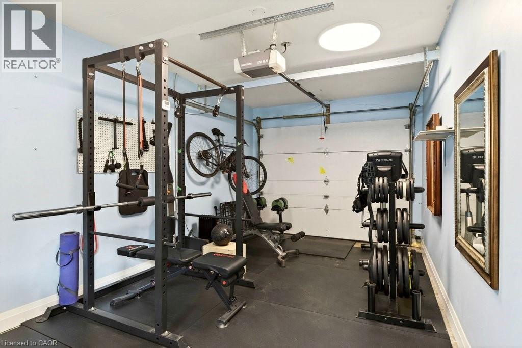 36 Hanover Place, Hamilton, ON - Indoor Photo Showing Garage