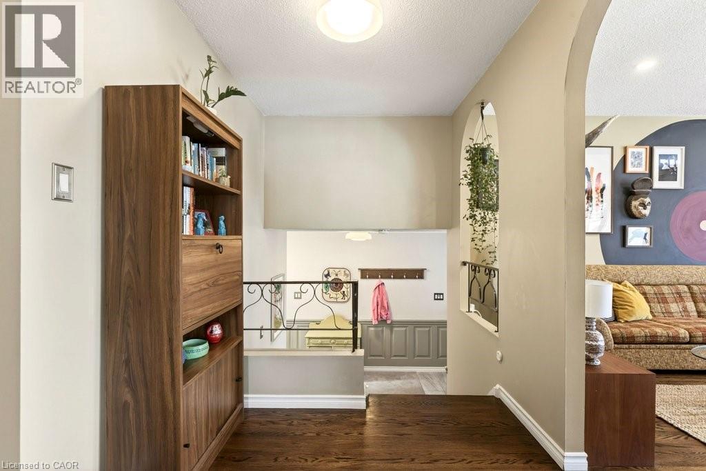 36 Hanover Place, Hamilton, ON - Indoor Photo Showing Other Room