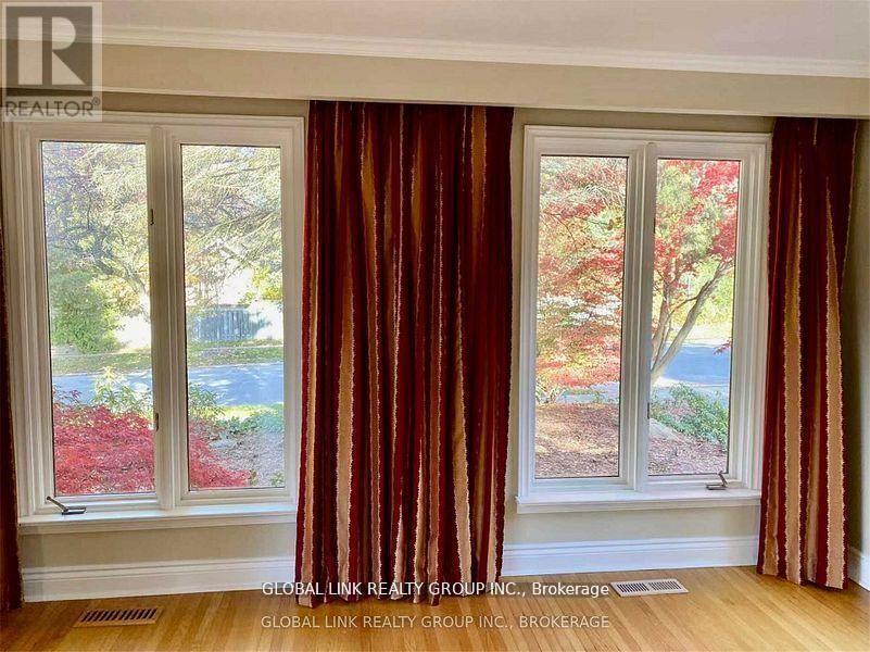 812 Bexhill Road, Mississauga, ON - Indoor Photo Showing Other Room