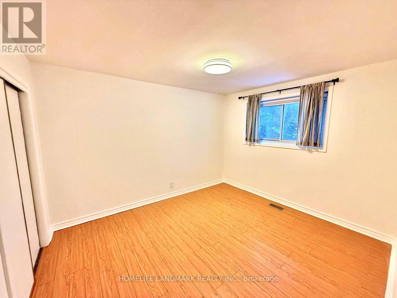 22 Knowles Crescent, Aurora, ON - Indoor Photo Showing Other Room