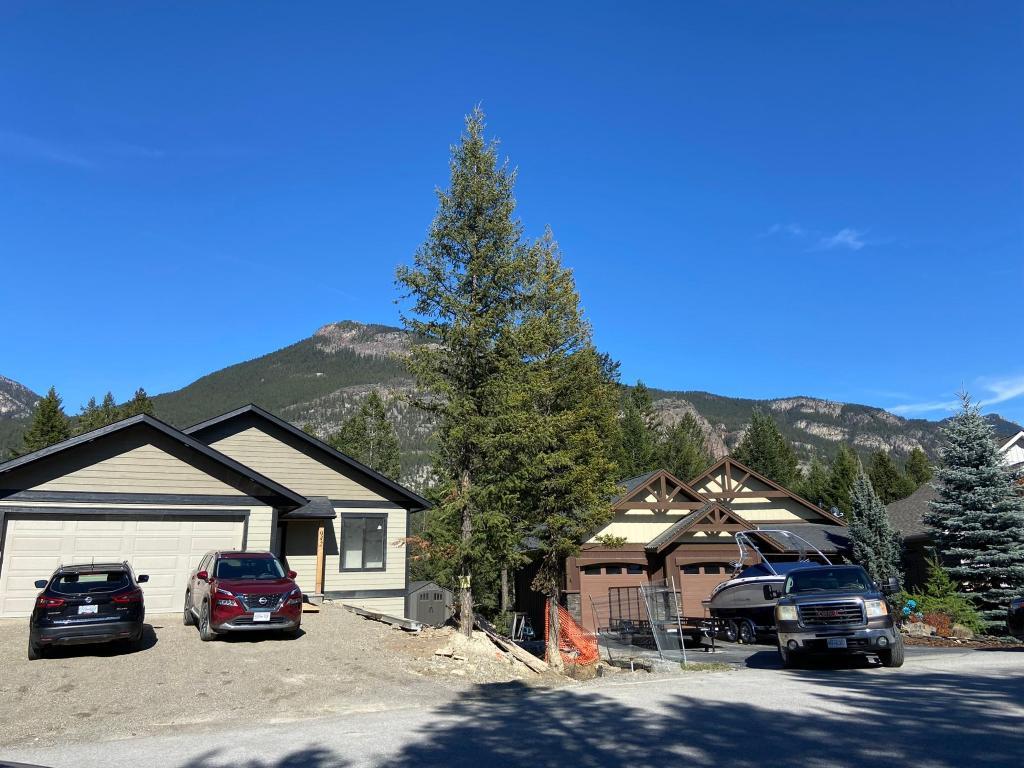 Copper Point Way, Windermere, BC - Outdoor