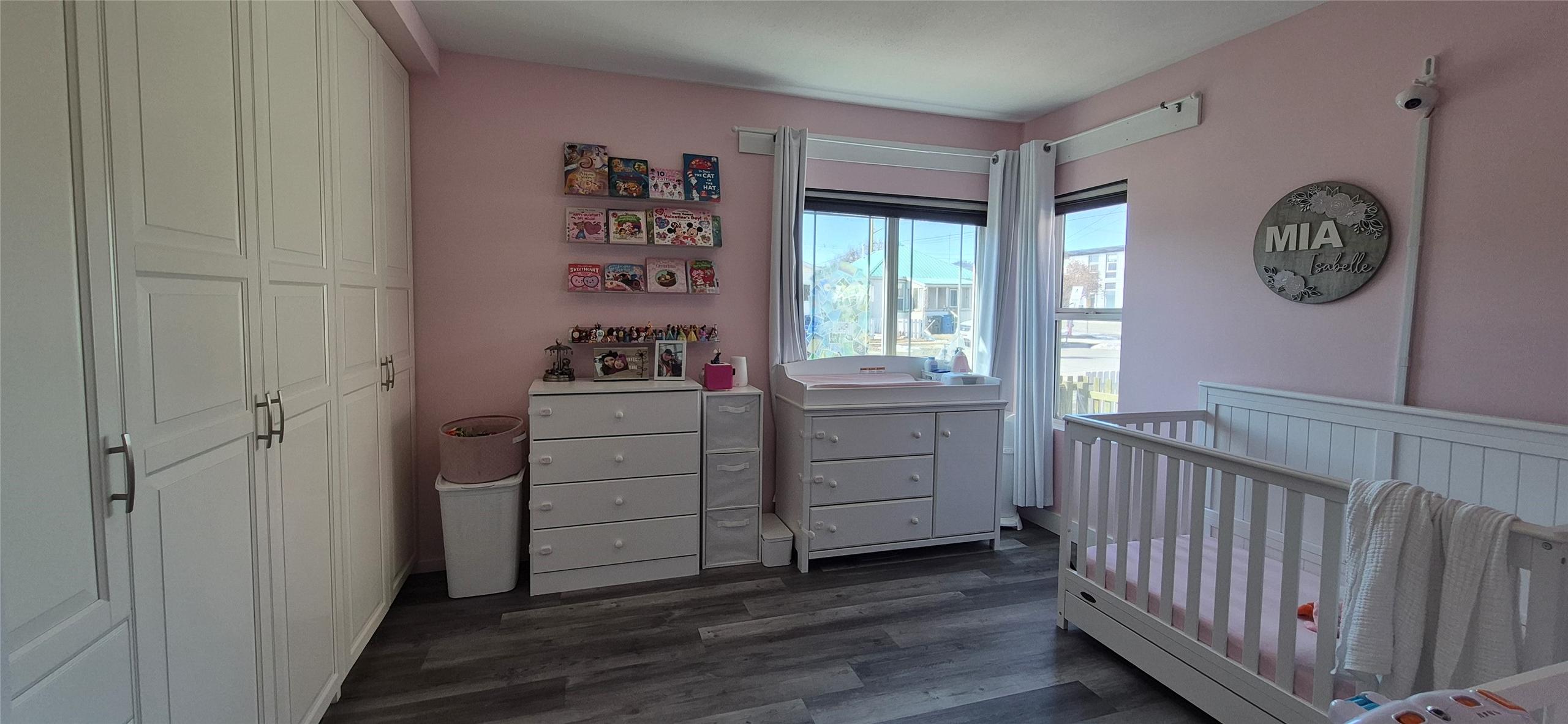 206 6Th Avenue, Cranbrook, BC - Indoor Photo Showing Bedroom