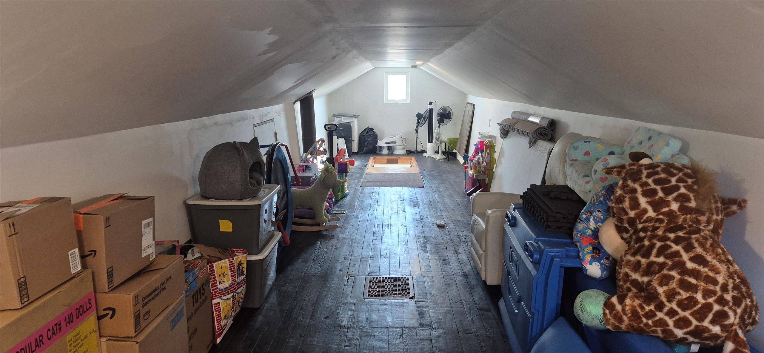 206 6Th Avenue, Cranbrook, BC - Indoor Photo Showing Other Room