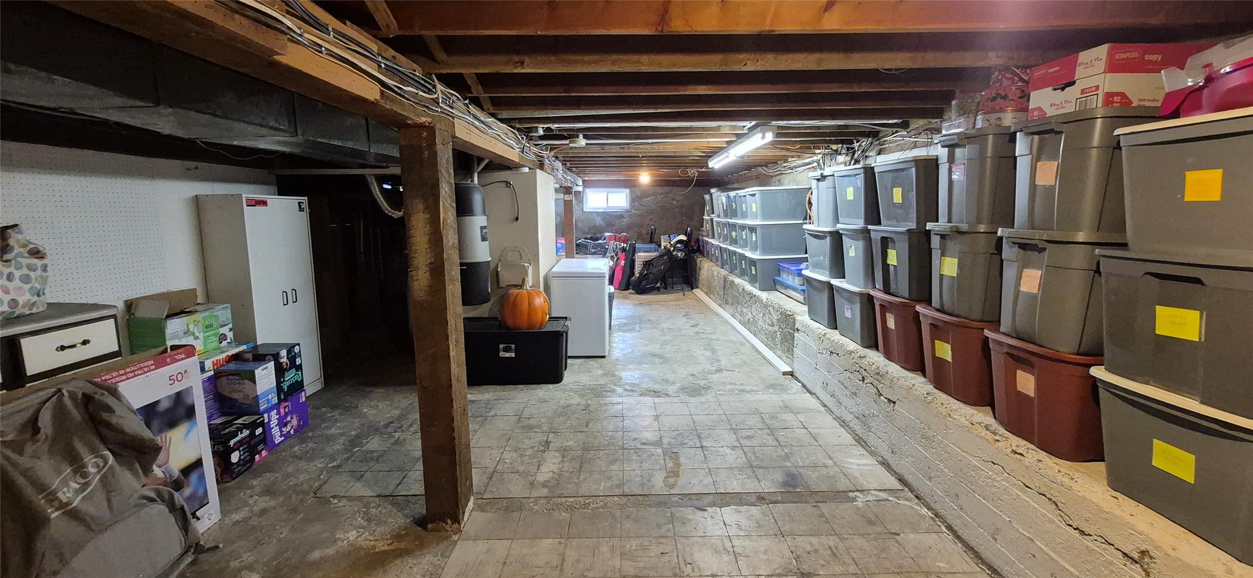 206 6Th Avenue, Cranbrook, BC - Indoor Photo Showing Basement