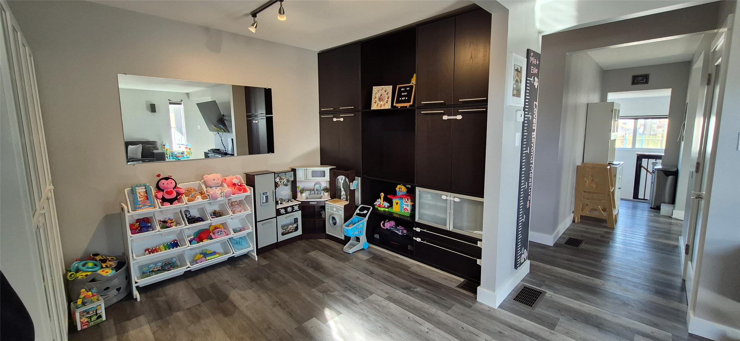 206 6Th Avenue, Cranbrook, BC - Indoor Photo Showing Other Room