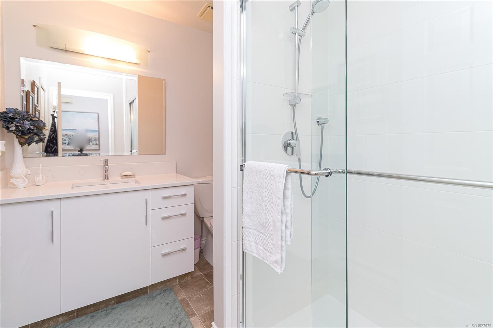 5-10084 Third St, Sidney, BC