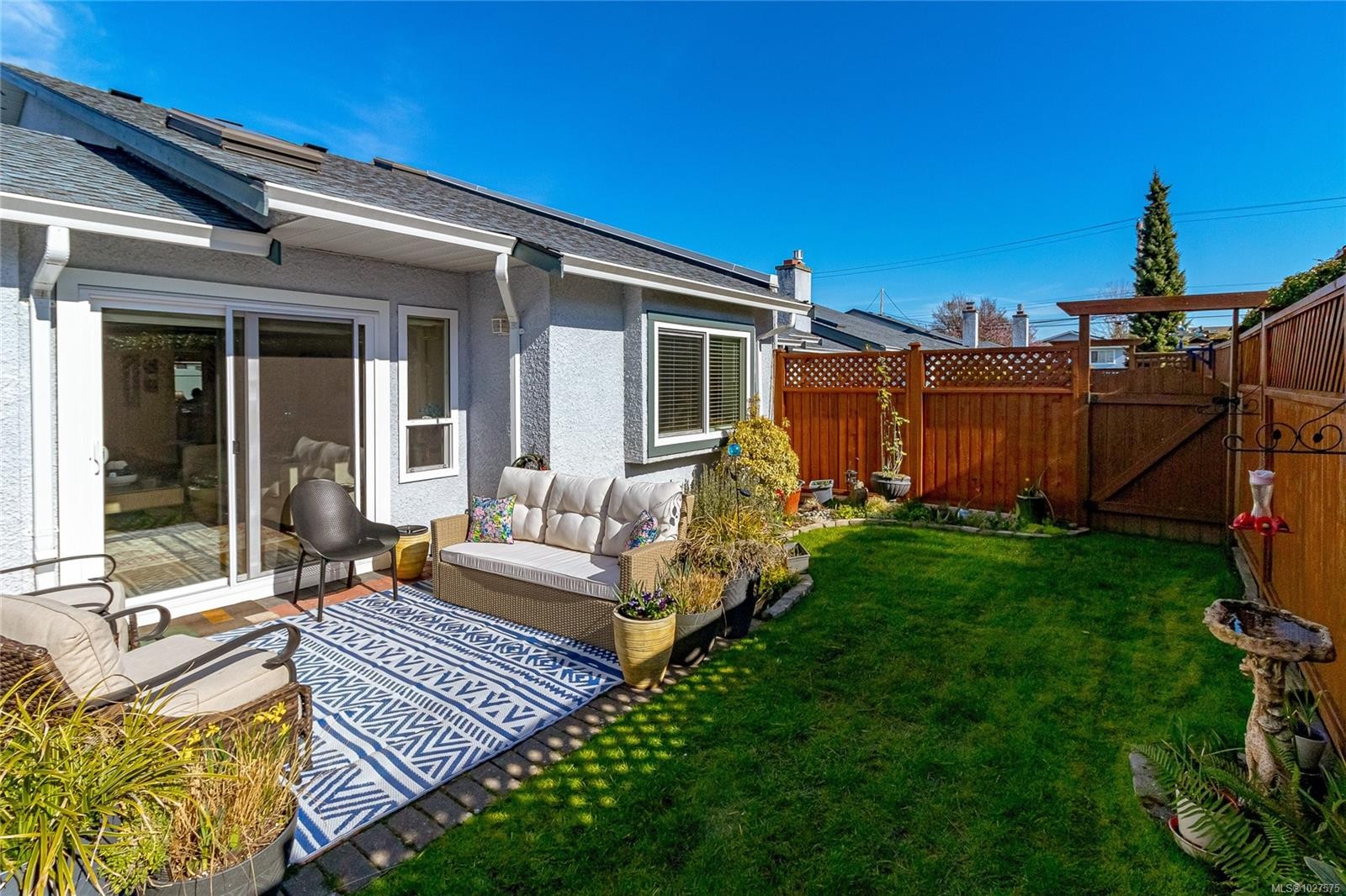 5-10084 Third St, Sidney, BC