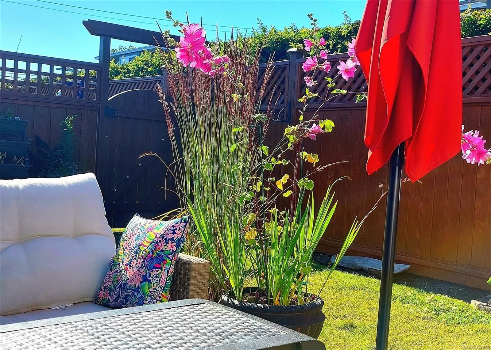 5-10084 Third St, Sidney, BC