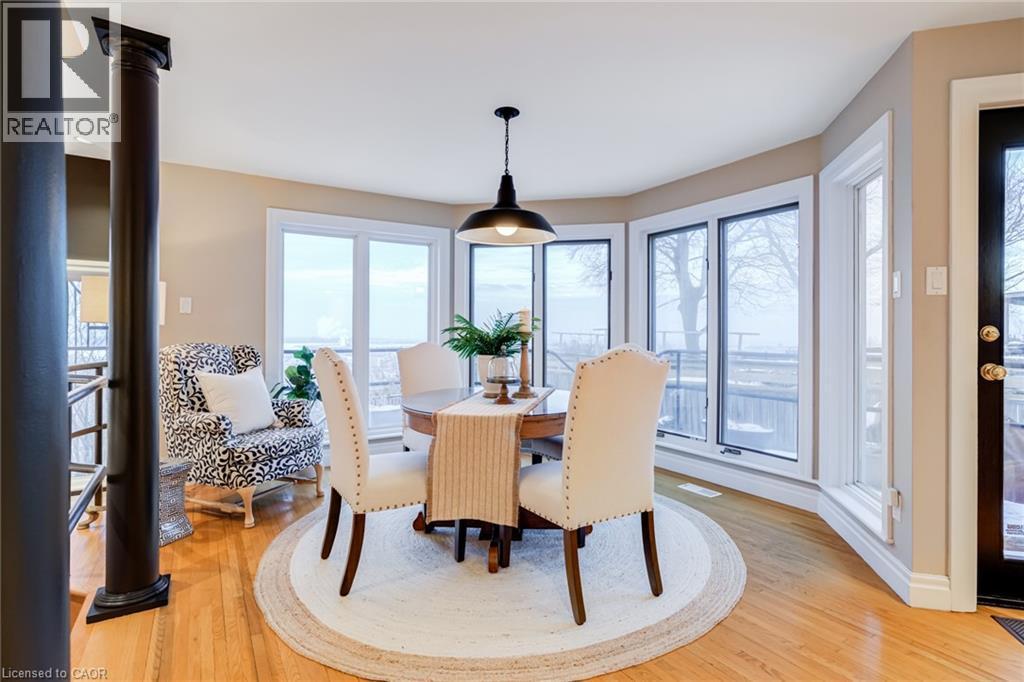 91 Mountain Park Avenue, Hamilton, ON - Indoor Photo Showing Dining Room