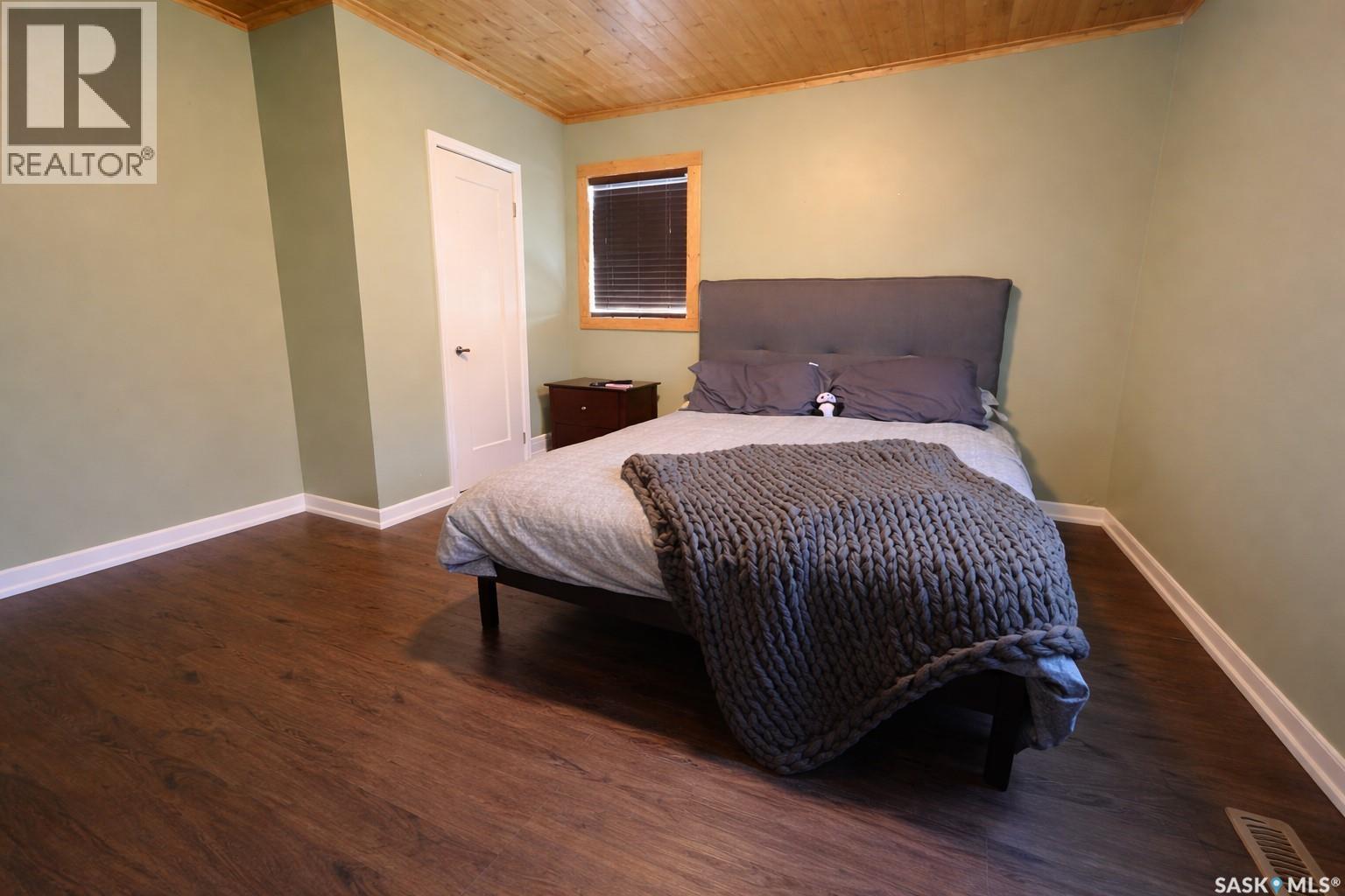 1600 Chaplin Street E, Swift Current, SK - Indoor Photo Showing Bedroom
