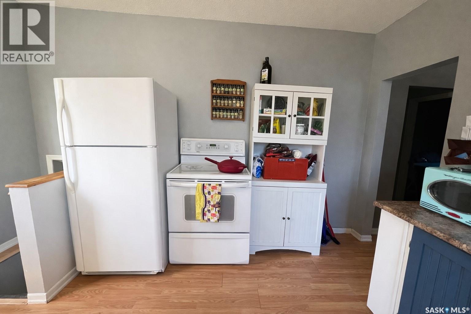 1600 Chaplin Street E, Swift Current, SK - Indoor Photo Showing Kitchen
