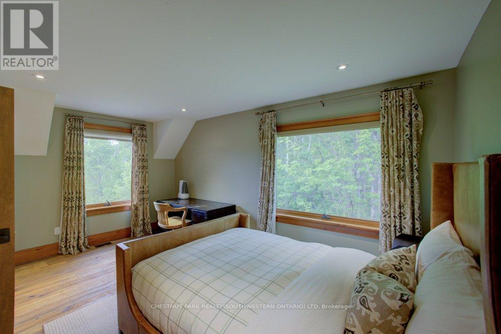 8429 Poplar Side Road, Clearview, ON - Indoor Photo Showing Bedroom