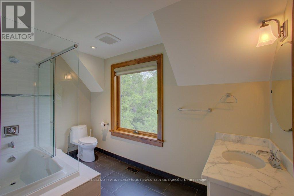8429 Poplar Side Road, Clearview, ON - Indoor Photo Showing Bathroom