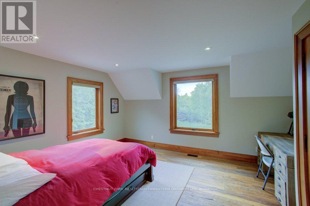 8429 Poplar Side Road, Clearview, ON - Indoor Photo Showing Bedroom