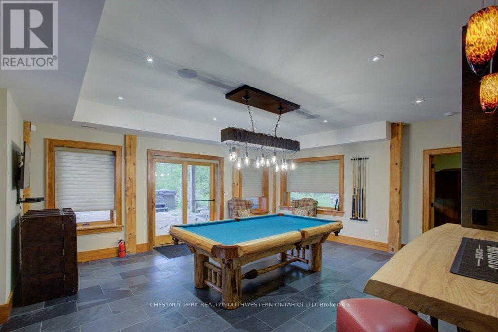 8429 Poplar Side Road, Clearview, ON - Indoor Photo Showing Other Room