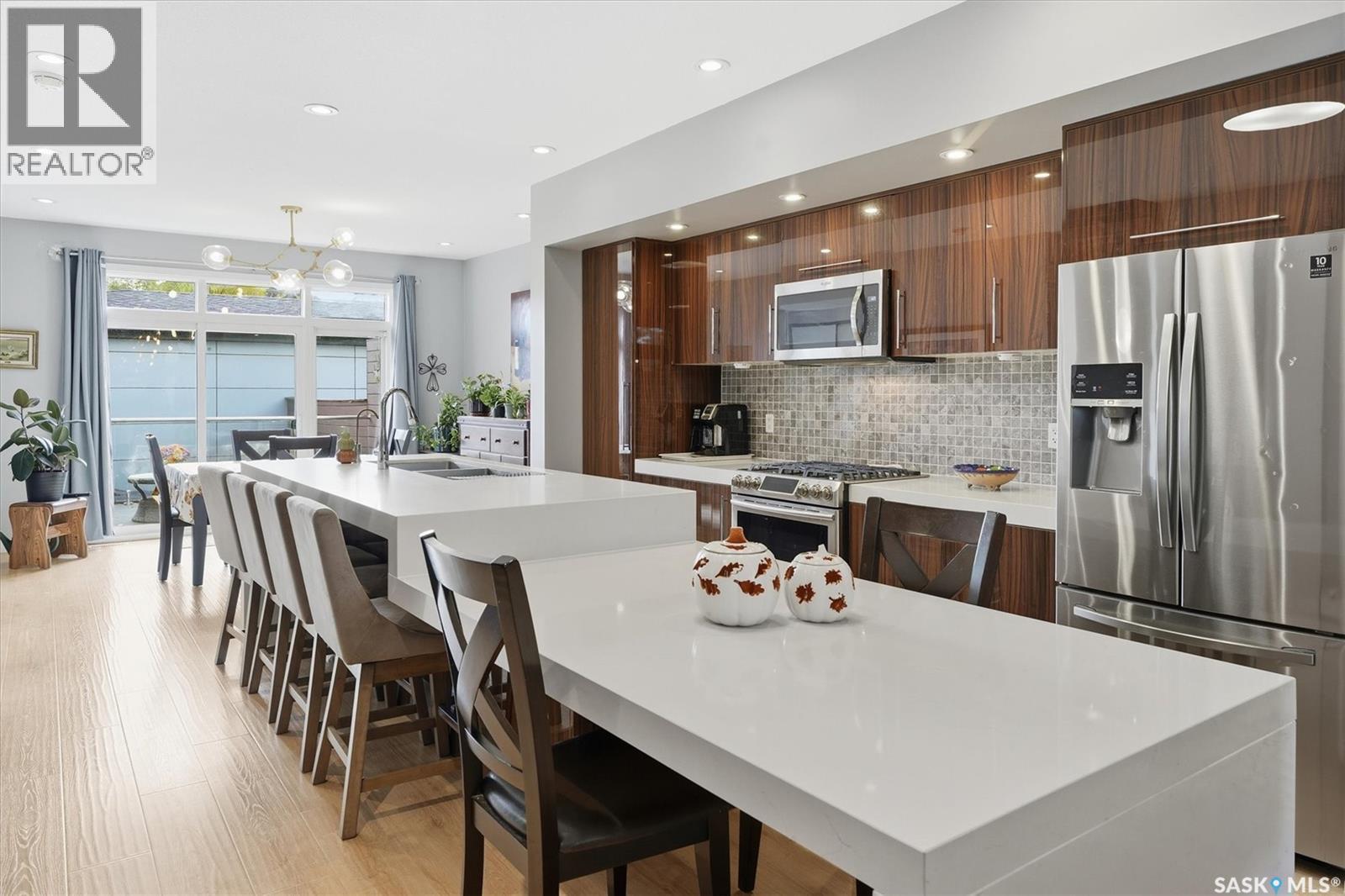 1106 7Th Street E, Saskatoon, SK - Indoor