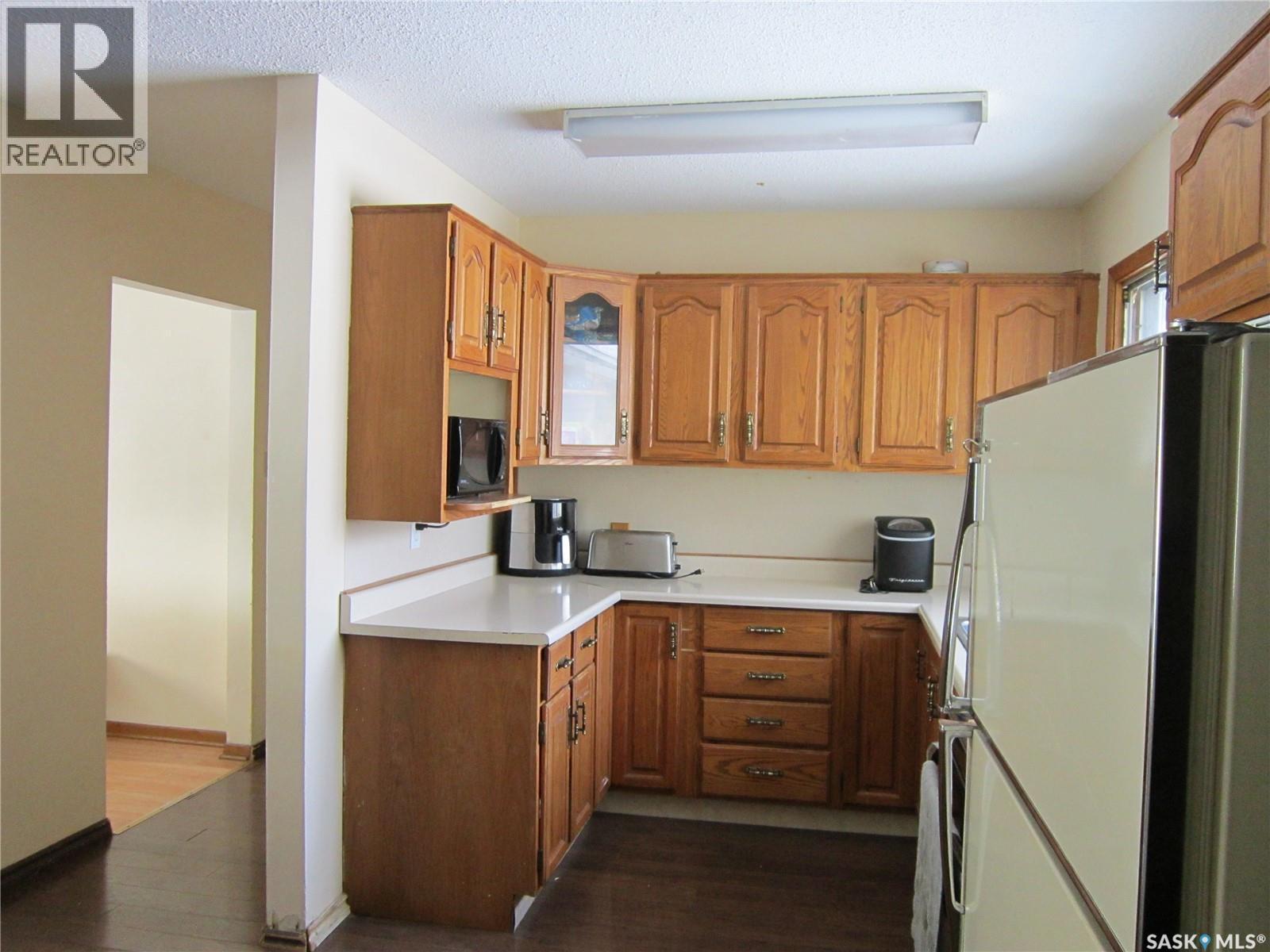 552 6Th Street E, Prince Albert, SK - Indoor Photo Showing Kitchen