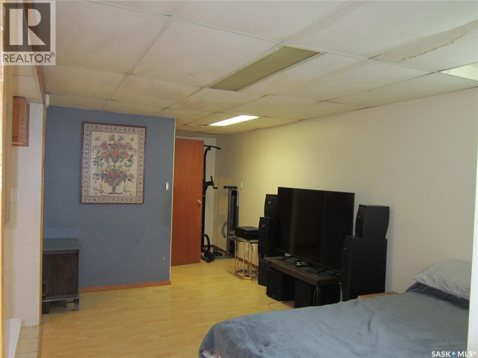 552 6Th Street E, Prince Albert, SK - Indoor