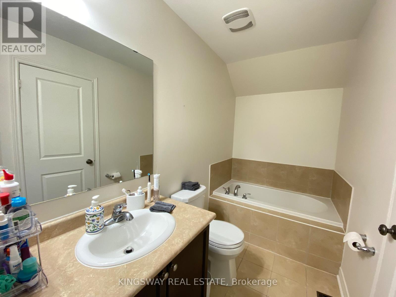 14 Mcdevitt Lane, Caledon, ON - Indoor Photo Showing Bathroom