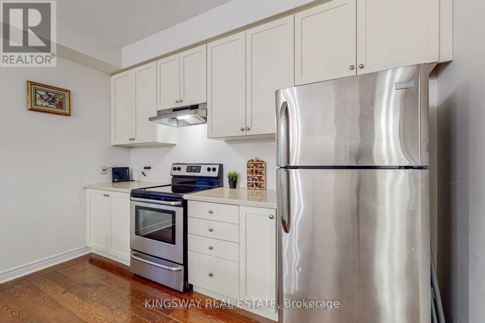14 Mcdevitt Lane, Caledon, ON - Indoor Photo Showing Kitchen