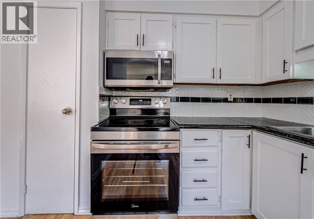 277 Pioneer Drive, Kitchener, ON - Indoor Photo Showing Kitchen