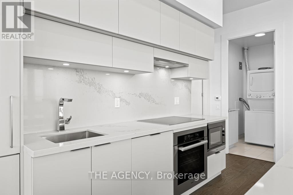4506 - 39 Roehampton Avenue, Toronto, ON - Indoor