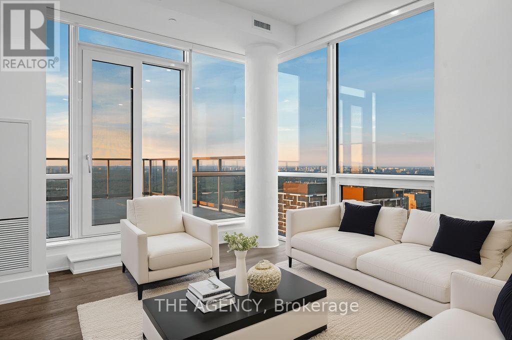 4506 - 39 Roehampton Avenue, Toronto, ON - Indoor Photo Showing Living Room