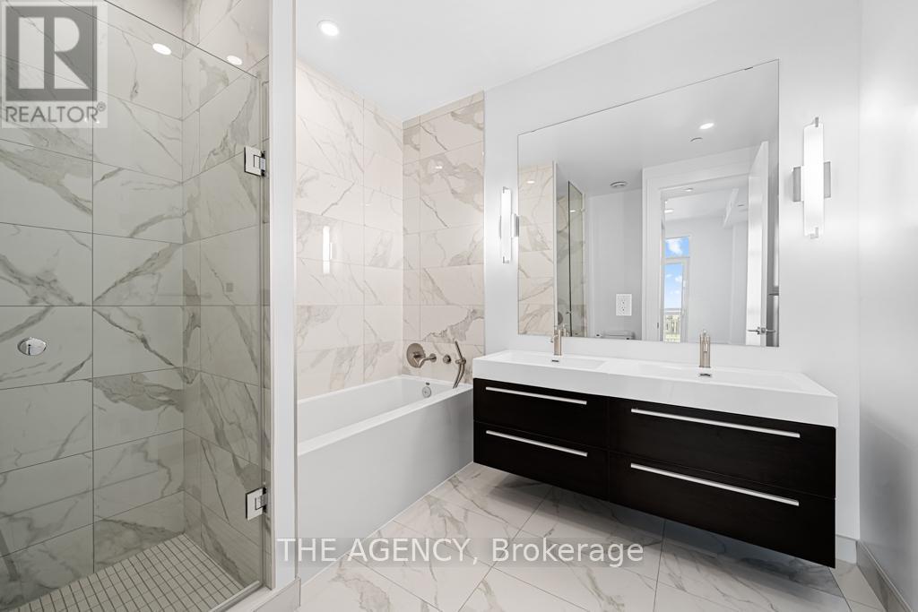 4506 - 39 Roehampton Avenue, Toronto, ON - Indoor Photo Showing Bathroom